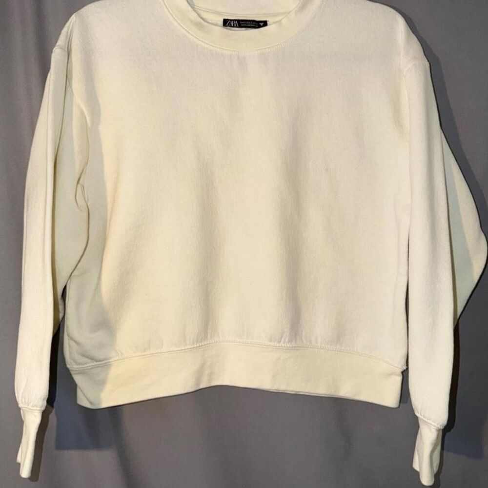 Zara cream cropped sweatshirt